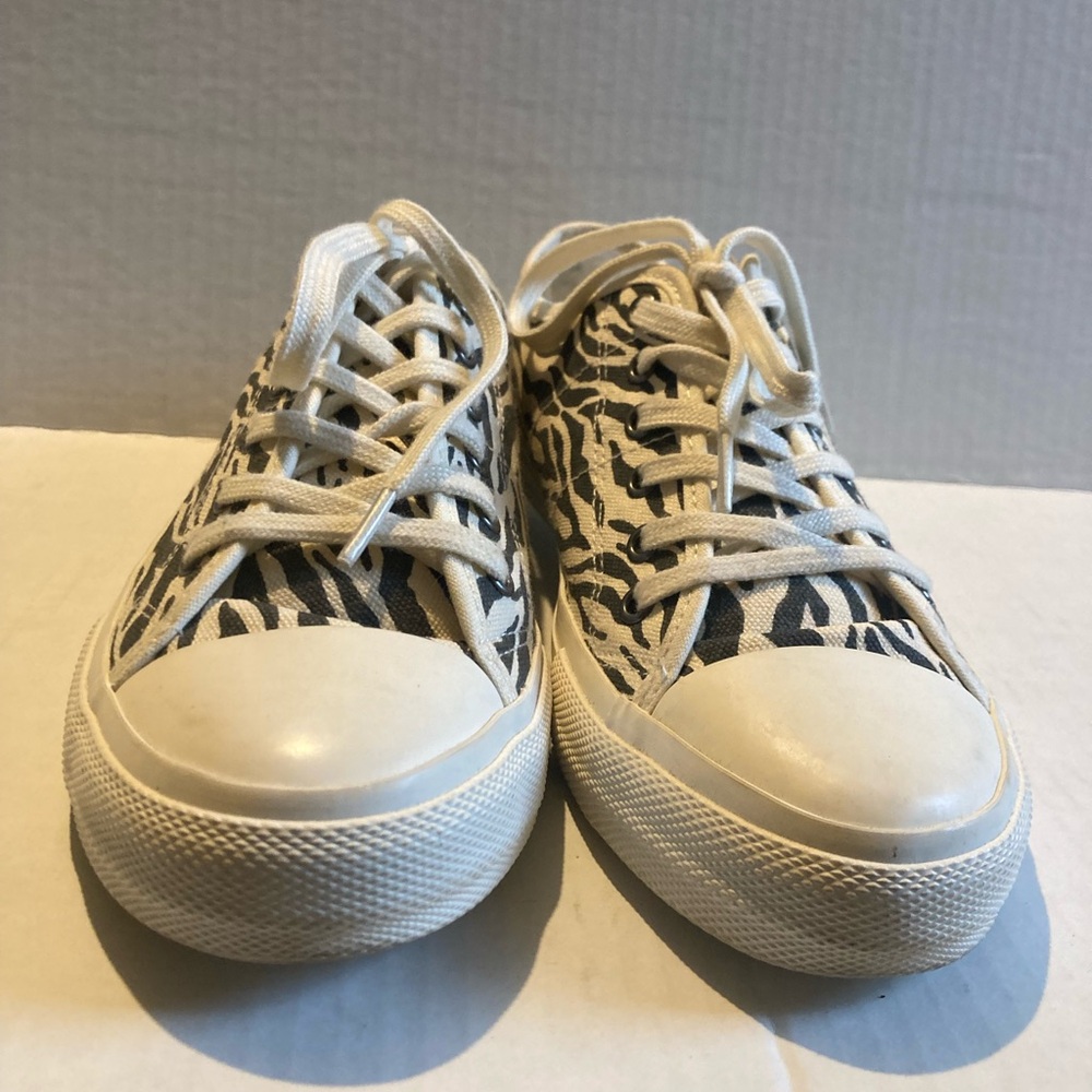 American Eagle Stylish Zebra Print Women's Sneakers Size 7